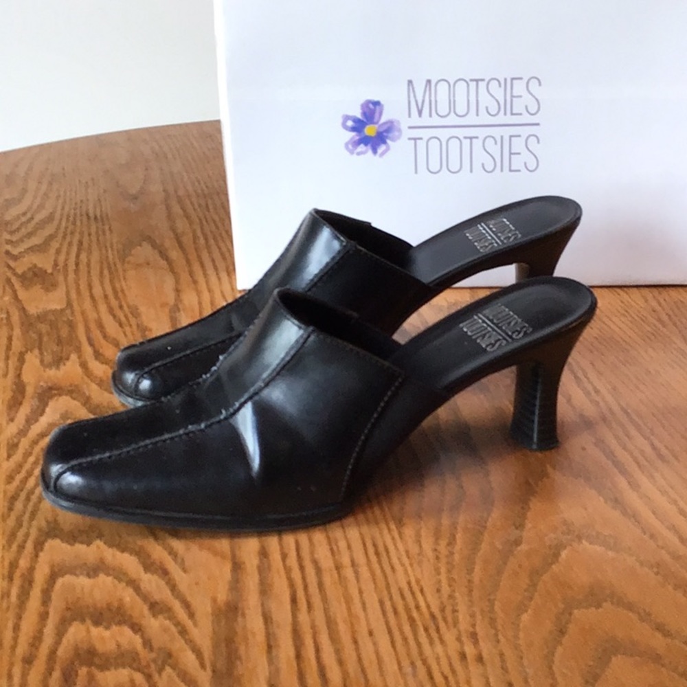 Woman’s Shoes
